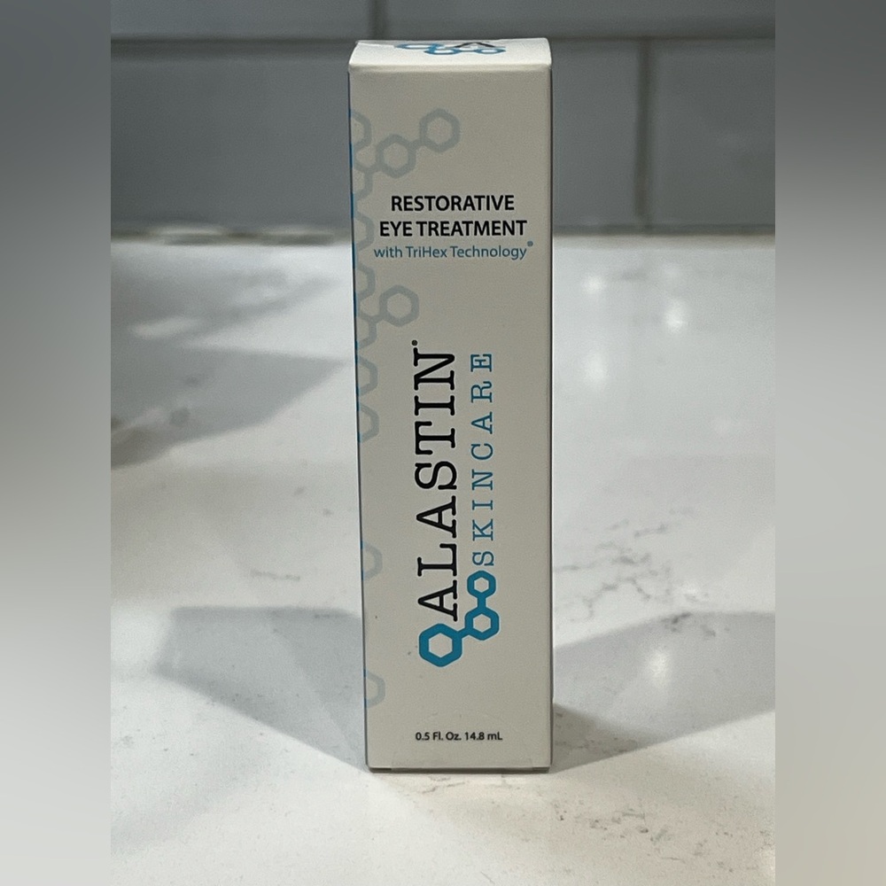Alastin Skincare Restorative Eye Treatment - White and Blue